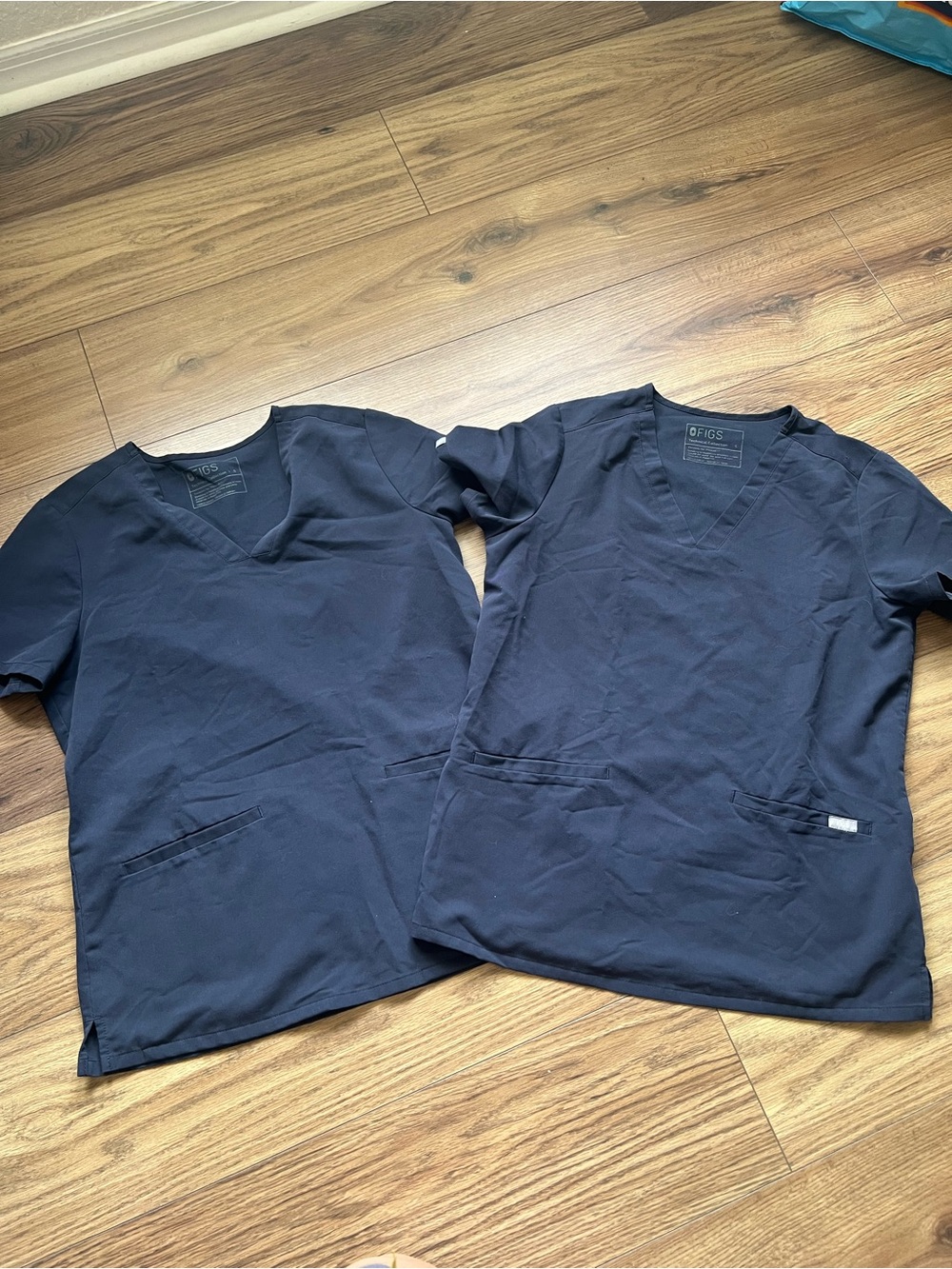 FIGS Navy Blue Technical Collection Casma Three-Pocket Scrub Tops Size Small